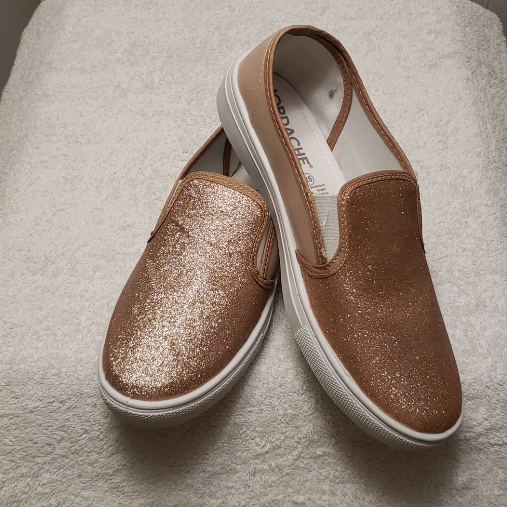 NWOT Jordache pink sparkle canvas slip ons, 8